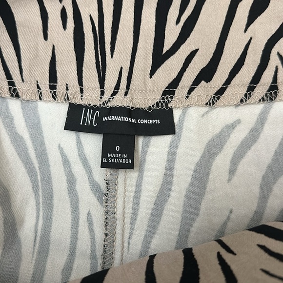 INC Shorts - Picture 3 of 4